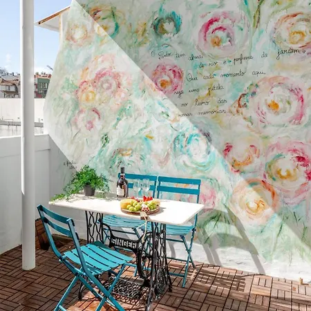 Daire Stylish W/ Charming Terrace By Hostwise