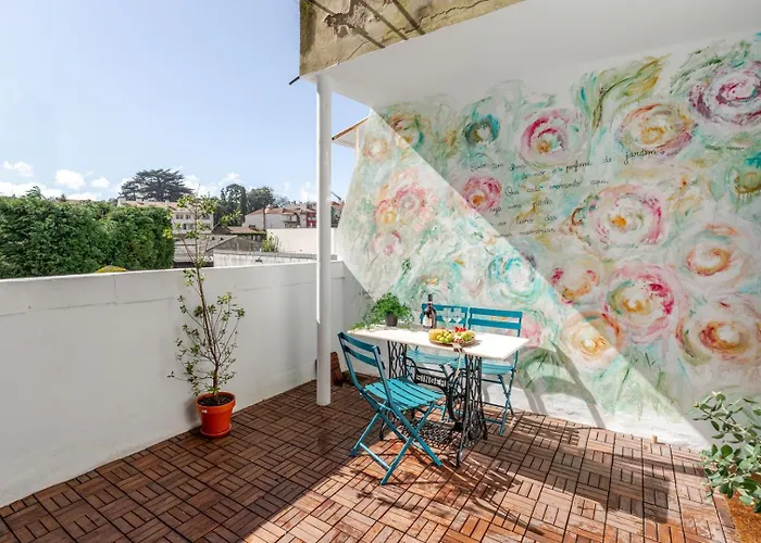 公寓 Stylish W/ Charming Terrace By Hostwise 波尔图