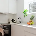 Stylish W/ Charming Terrace By Hostwise *