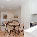 Stylish W/ Charming Terrace By Hostwise Διαμέρισμα Πόρτο
