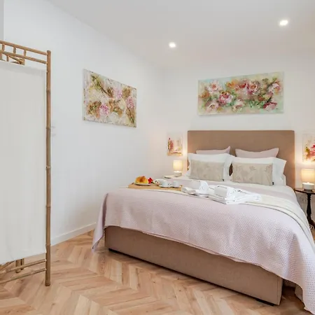Hostwise - Stylish W/ Charming Terrace Apartment Porto