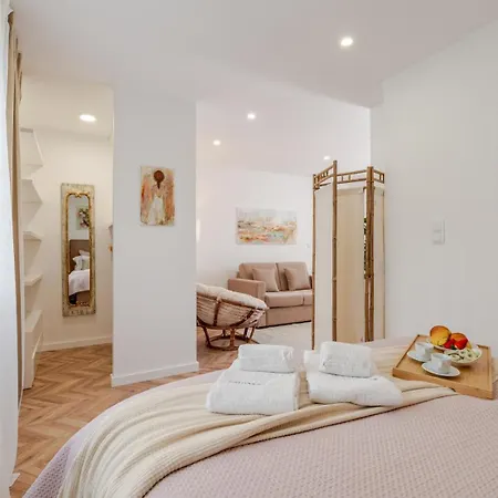 דירה Stylish W/ Charming Terrace By Hostwise *