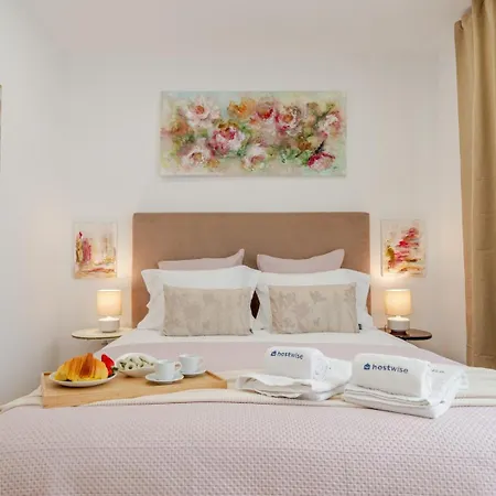 Apartment Hostwise - Stylish W/ Charming Terrace Porto