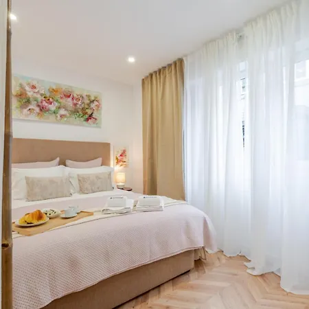 Stylish W/ Charming Terrace By Hostwise פורטו