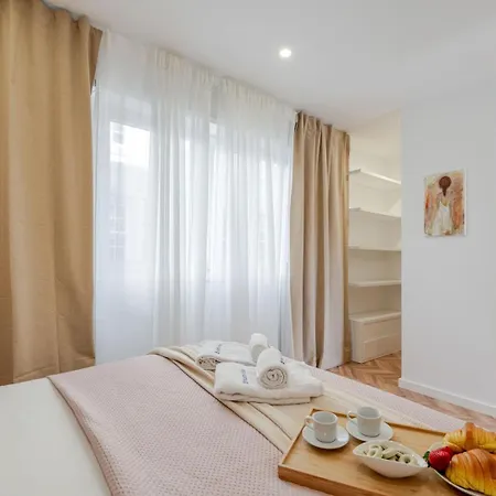 Hostwise - Stylish W/ Charming Terrace * Porto