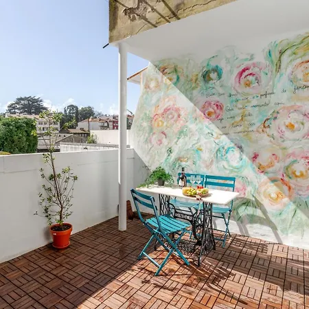 Apartment Hostwise - Stylish W/ Charming Terrace Porto