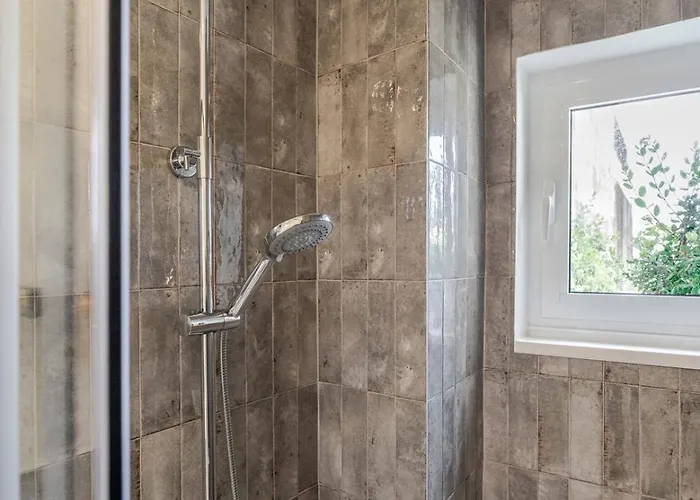 Stylish W/ Charming Terrace By Hostwise Apartmán *