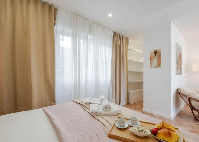 Stylish W/ Charming Terrace By Hostwise * Porto