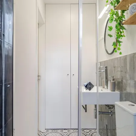 Stylish W/ Charming Terrace By Hostwise *