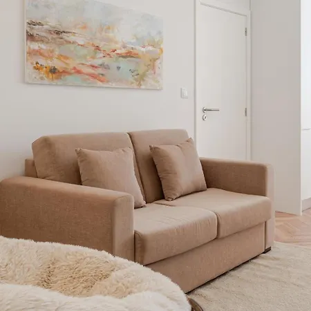 Stylish W/ Charming Terrace By Hostwise 波尔图