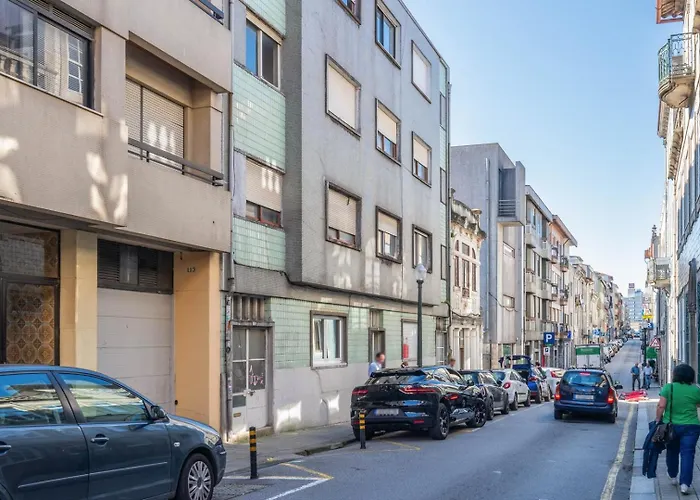 Stylish W/ Charming Terrace By Hostwise