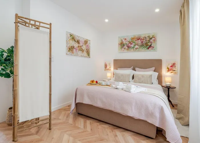 Stylish W/ Charming Terrace By Hostwise Appartamento Oporto