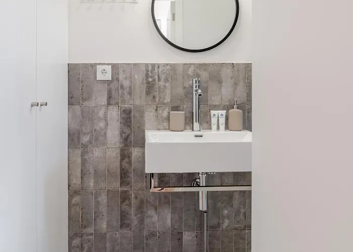 Stylish W/ Charming Terrace By Hostwise * Oporto