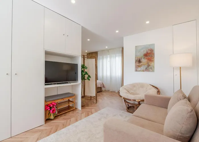 Appartement Stylish W/ Charming Terrace By Hostwise